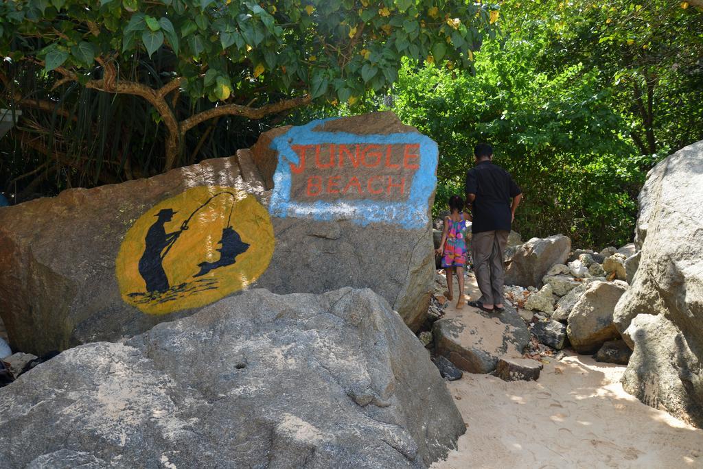 Jungle Beach Hostel Unawatuna Exteriör bild