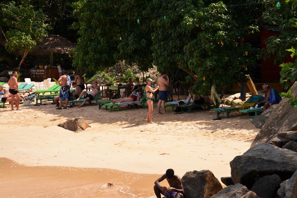 Jungle Beach Hostel Unawatuna Exteriör bild