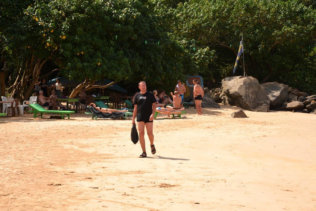 Jungle Beach Hostel Unawatuna Exteriör bild